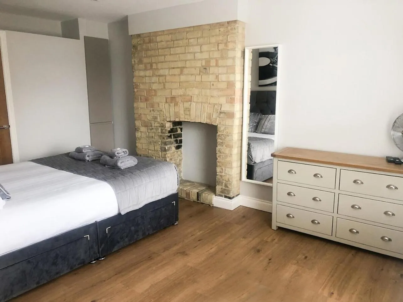 City Studio - Best Location For Exploring Cambridge - Walk To Station And City Centre דירה קאמברידג'
